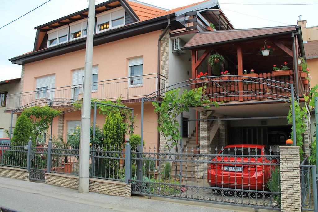 Apartment Marija Загреб Стая снимка